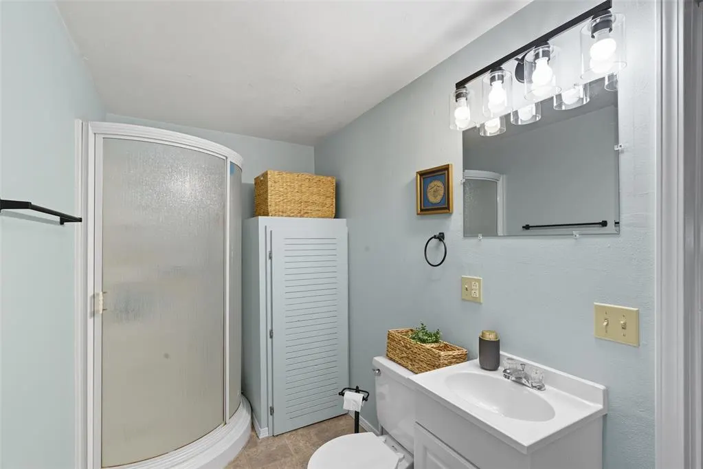 Photo 15 — 709 S Dewey Avenue, Chandler, OK 74834