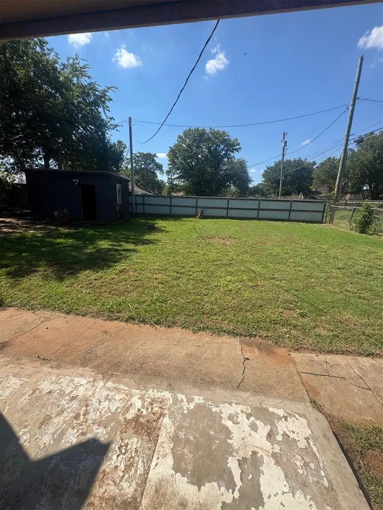 Photo 8 — 411 N 6th Street, Weatherford, OK 73096