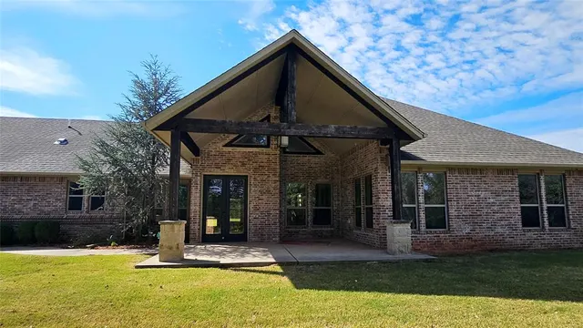 Photo 3 — 6301 Hilltop Drive, Oklahoma City, OK 73121