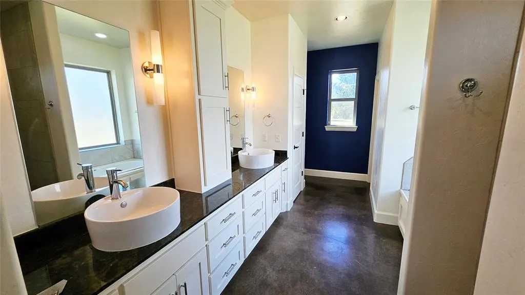 Photo 18 — 6301 Hilltop Drive, Oklahoma City, OK 73121