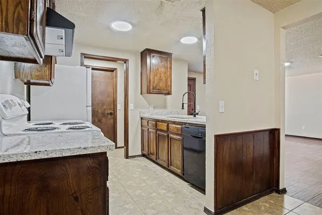 Photo 7 — 7707 NW 113th Place, Oklahoma City, OK 73162