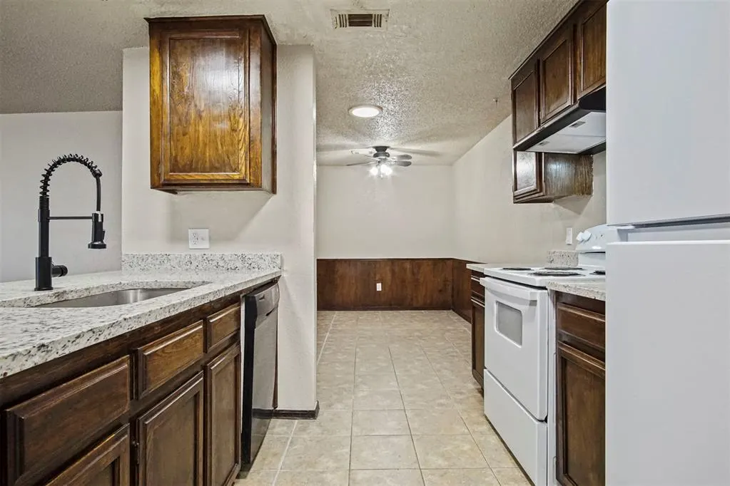Photo 12 — 7707 NW 113th Place, Oklahoma City, OK 73162