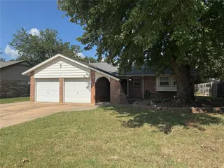 Sold home at 805 W 8th Street