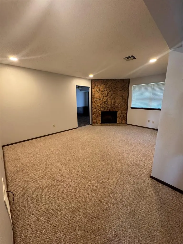 Photo 4 — 805 W 8th Street, Edmond, OK 73003