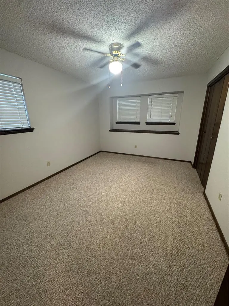 Photo 14 — 805 W 8th Street, Edmond, OK 73003