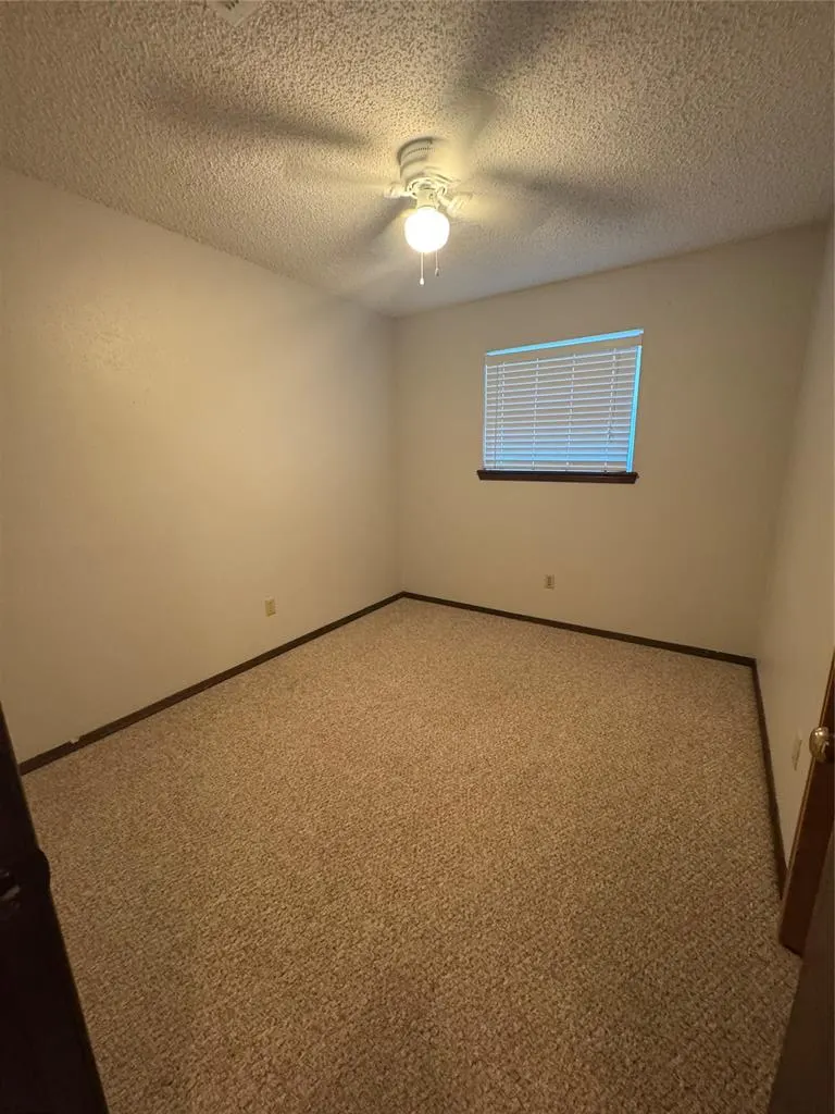 Photo 15 — 805 W 8th Street, Edmond, OK 73003