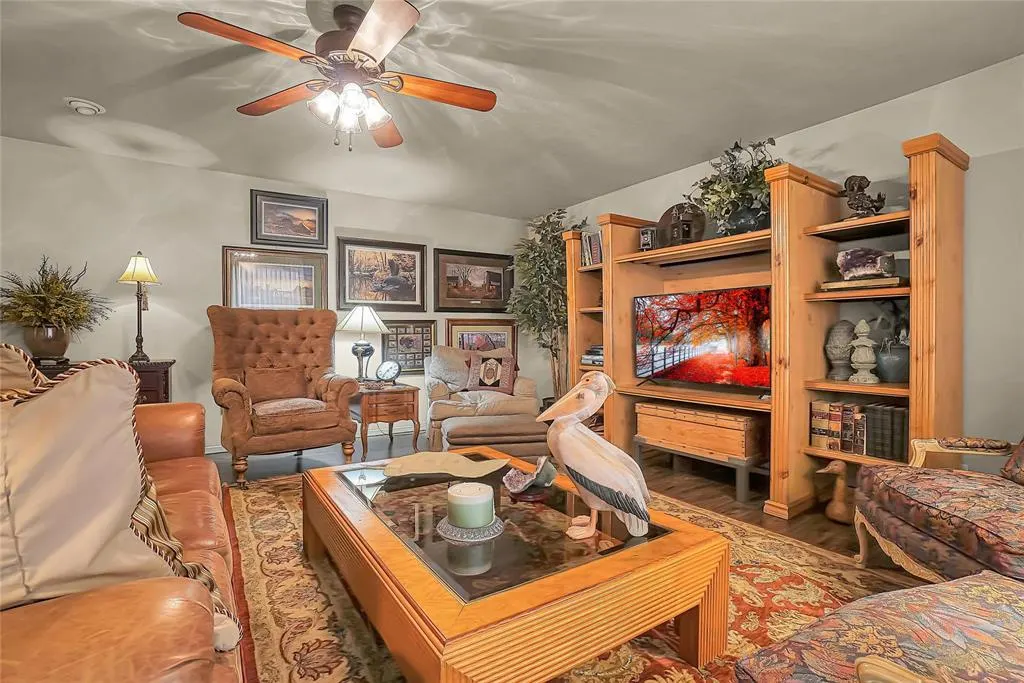Photo 4 — 920 Sherwood Road, Clinton, OK 73601
