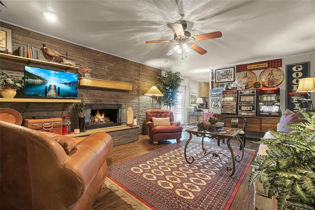 Photo 7 — 920 Sherwood Road, Clinton, OK 73601