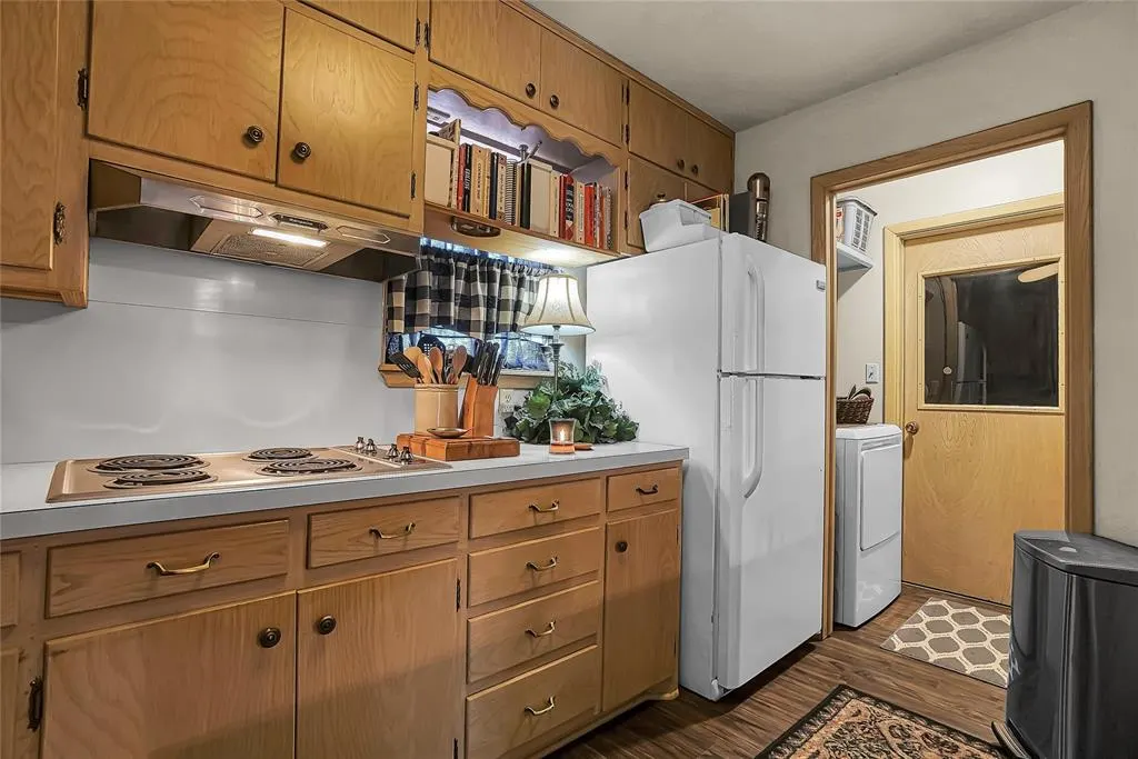 Photo 10 — 920 Sherwood Road, Clinton, OK 73601