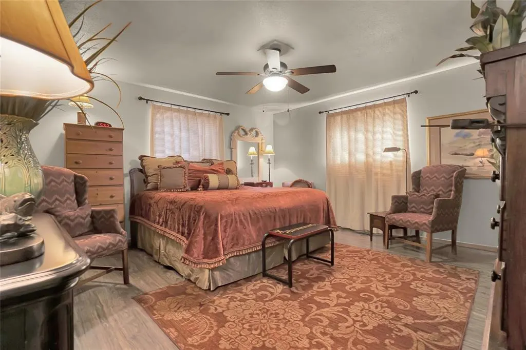 Photo 13 — 920 Sherwood Road, Clinton, OK 73601