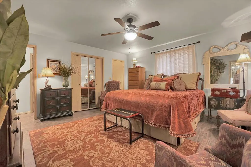 Photo 14 — 920 Sherwood Road, Clinton, OK 73601