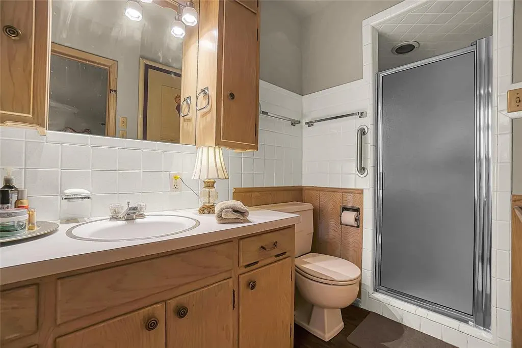 Photo 15 — 920 Sherwood Road, Clinton, OK 73601