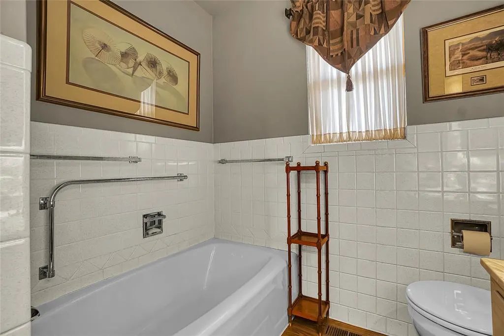 Photo 18 — 920 Sherwood Road, Clinton, OK 73601