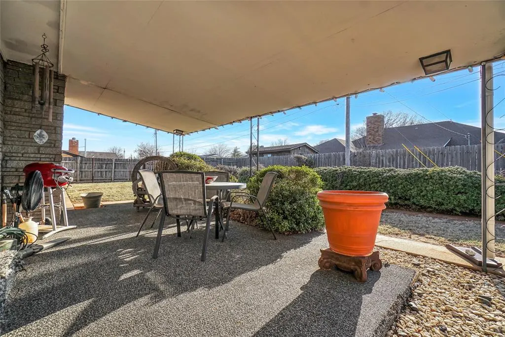Photo 20 — 920 Sherwood Road, Clinton, OK 73601
