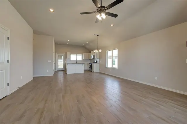 Photo 3 — 1232 E Ruger Lane, Mustang, OK 73064