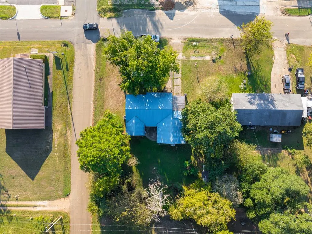 Photo 5 — 200 Campbell Street, Broken Bow, OK 74728