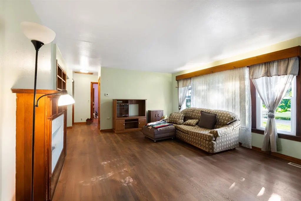 Photo 9 — 200 Campbell Street, Broken Bow, OK 74728