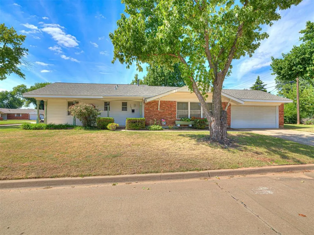 Photo 2 — 7401 NW 28th Terrace, Bethany, OK 73008