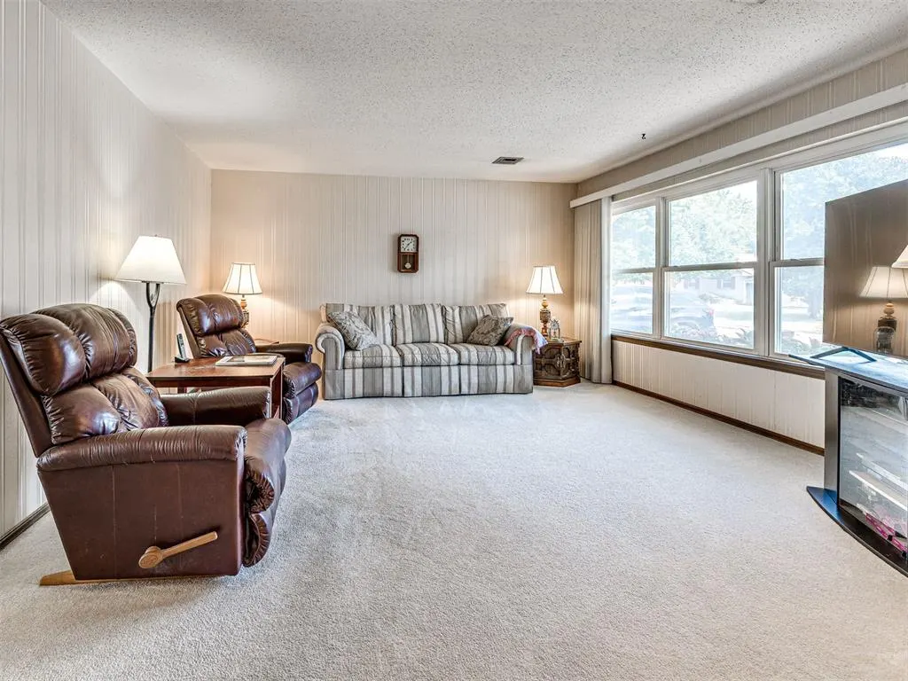 Photo 7 — 7401 NW 28th Terrace, Bethany, OK 73008