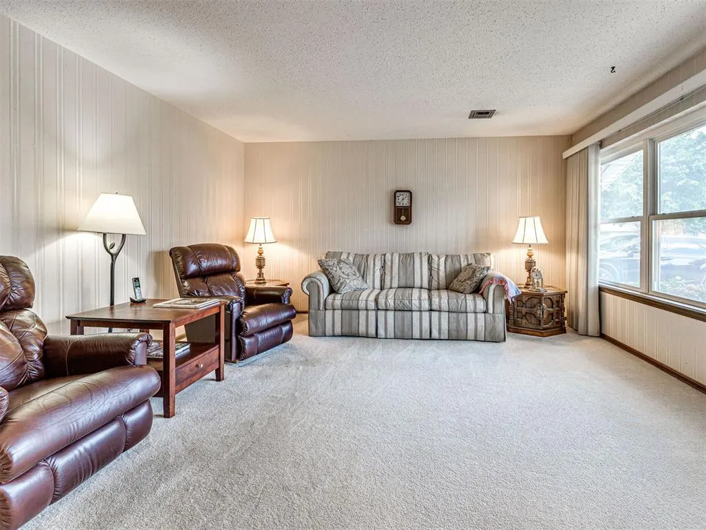 Photo 8 — 7401 NW 28th Terrace, Bethany, OK 73008