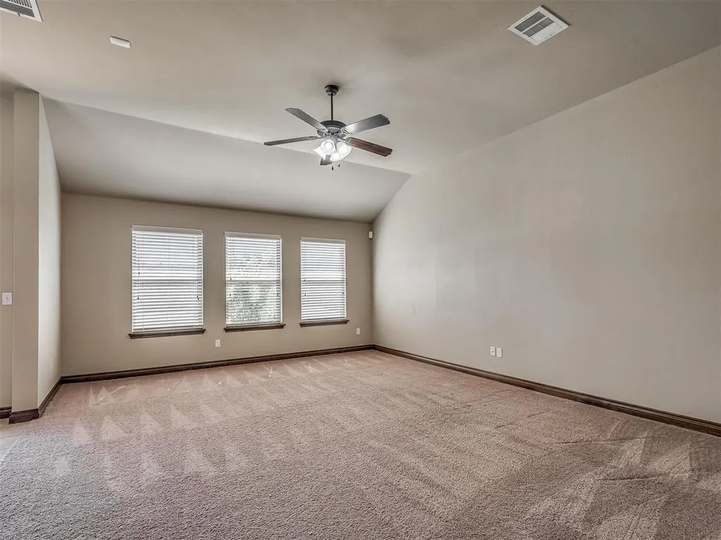 Photo 4 — 9500 SW 27th Street, Oklahoma City, OK 73128