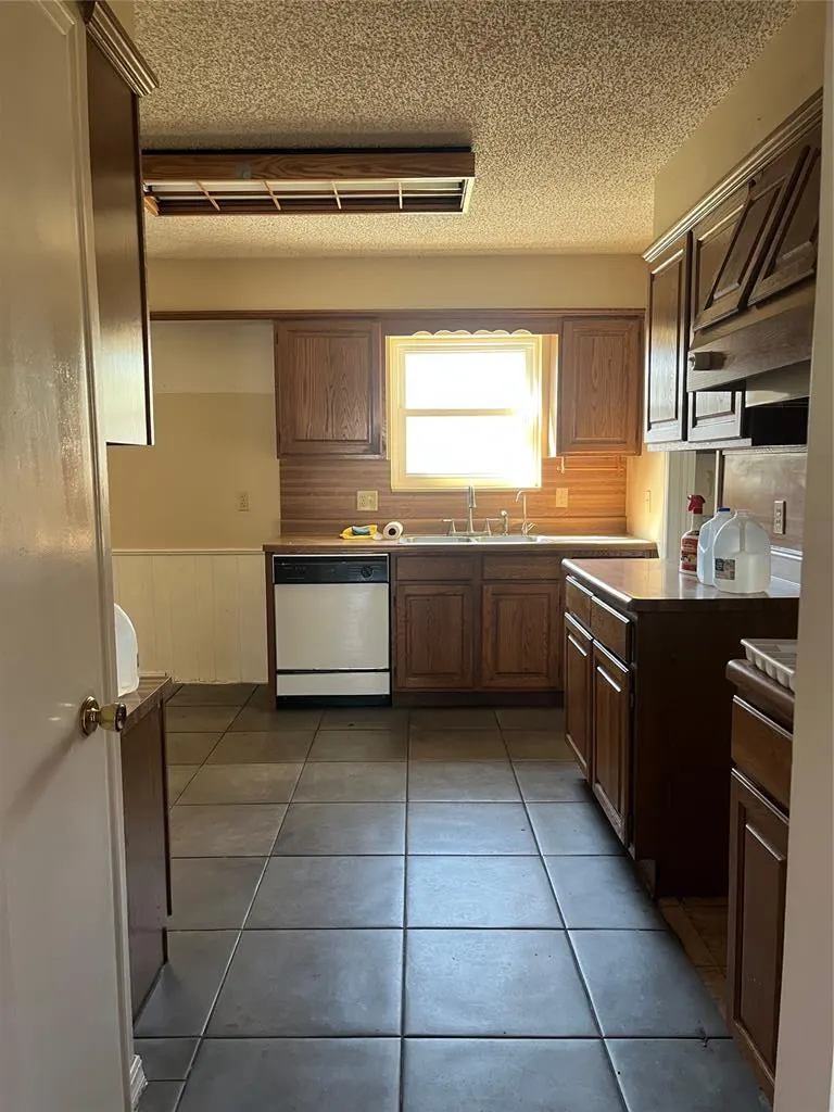 Photo 7 — 4012 NW 57th Street, Oklahoma City, OK 73112