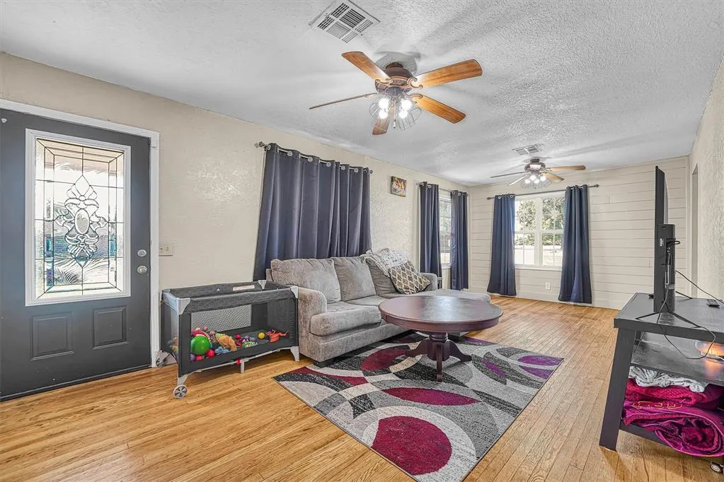 Photo 5 — 1410 N 5th Street, Sayre, OK 73662
