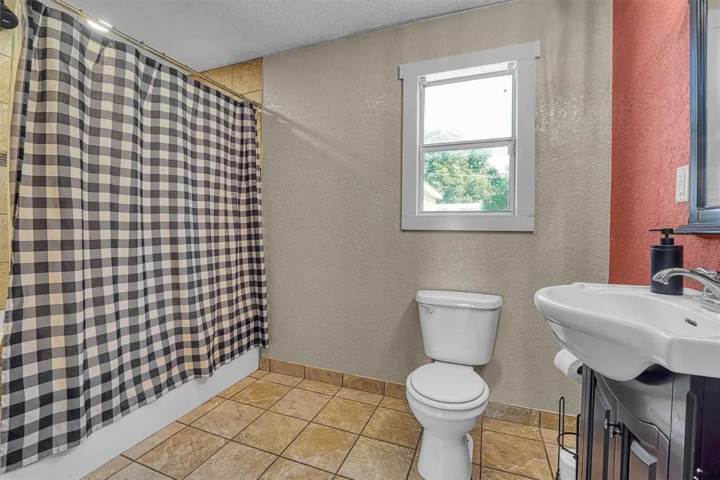 Photo 16 — 1410 N 5th Street, Sayre, OK 73662