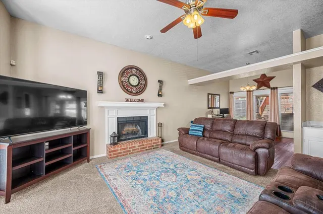 Photo 3 — 7917 Wilshire Ridge Drive, Oklahoma City, OK 73132