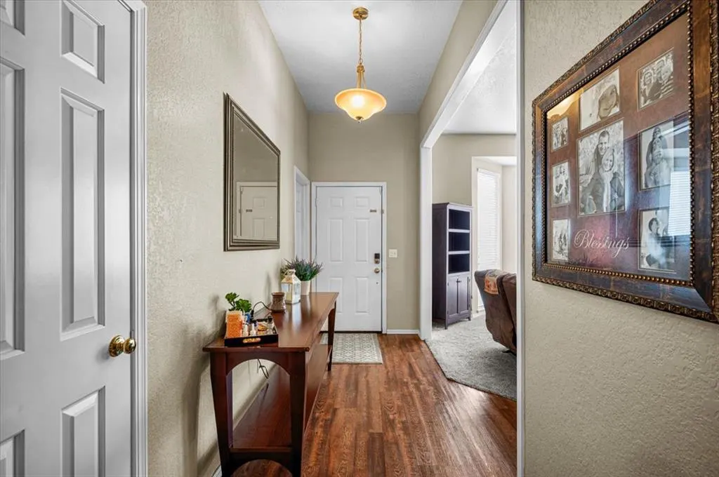 Photo 16 — 7917 Wilshire Ridge Drive, Oklahoma City, OK 73132