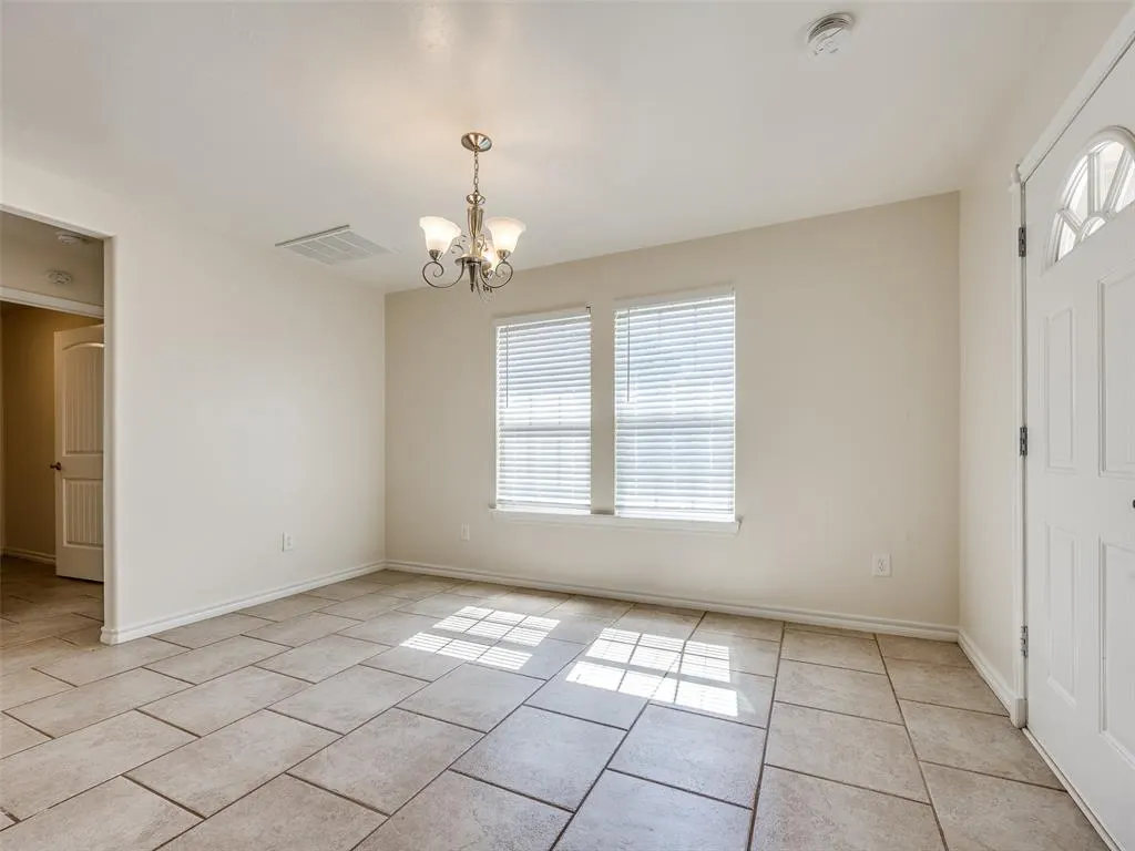 Photo 7 — 1400 Hillside Terrace, Blanchard, OK 73010