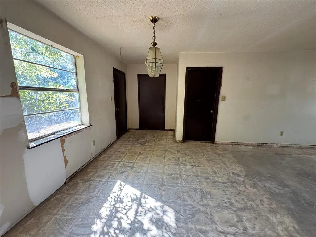 Photo 6 — 522 W Highland Street, Tecumseh, OK 74873