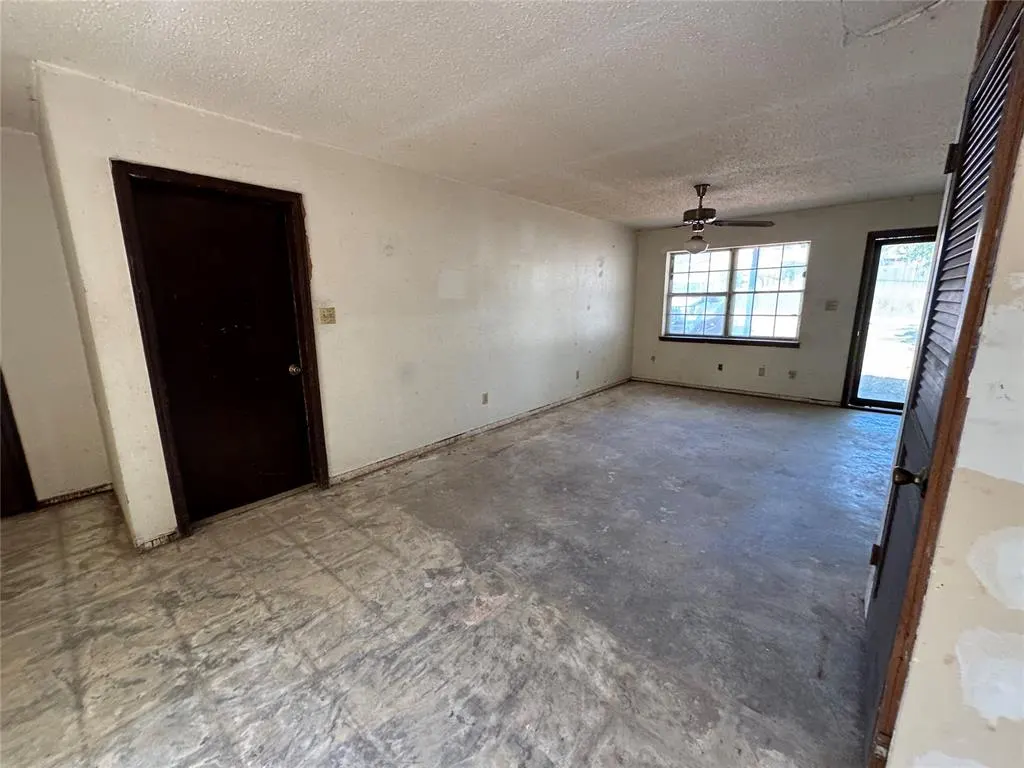 Photo 7 — 522 W Highland Street, Tecumseh, OK 74873