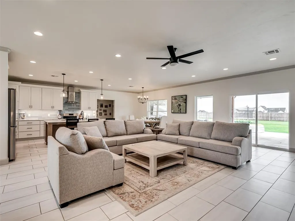 Photo 3 — 22830 N Rockwell Avenue, Edmond, OK 73025