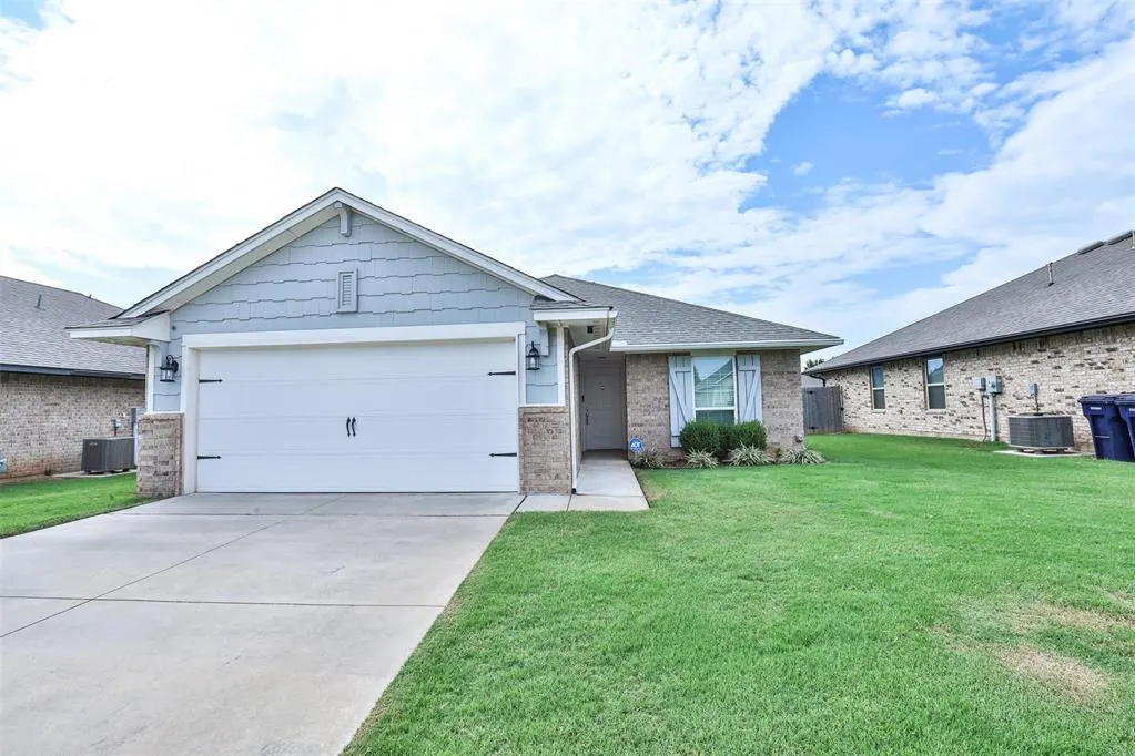 Front exterior — 11632 SW 9th Street, Yukon, OK 73099