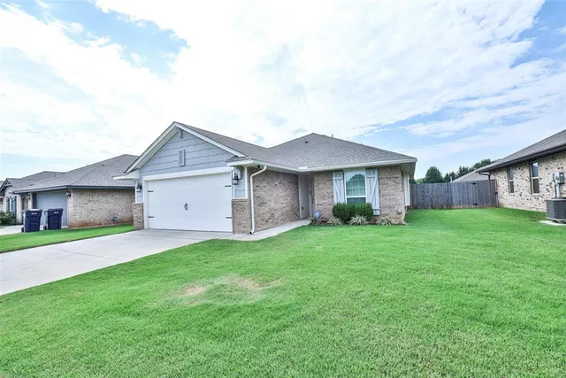 Photo 4 — 11632 SW 9th Street, Yukon, OK 73099