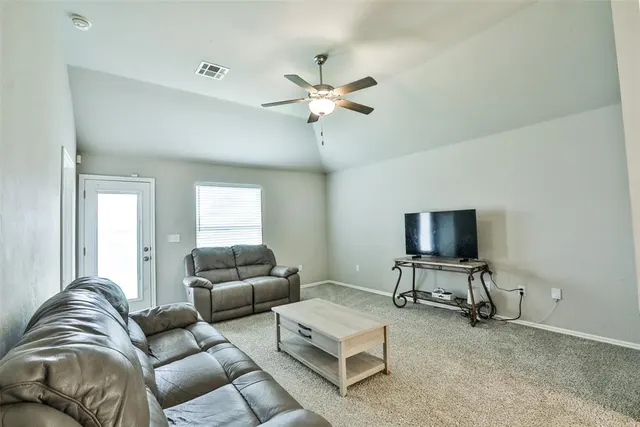 Photo 7 — 11632 SW 9th Street, Yukon, OK 73099