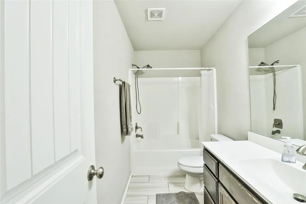 Photo 21 — 11632 SW 9th Street, Yukon, OK 73099
