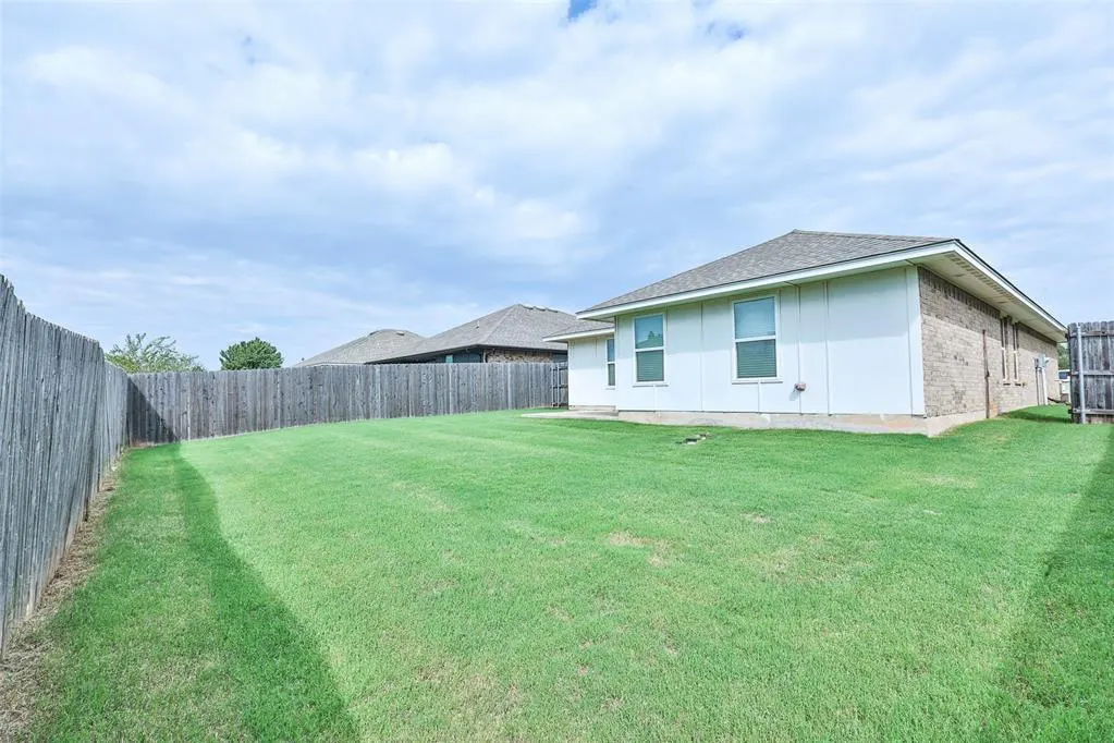 Photo 25 — 11632 SW 9th Street, Yukon, OK 73099