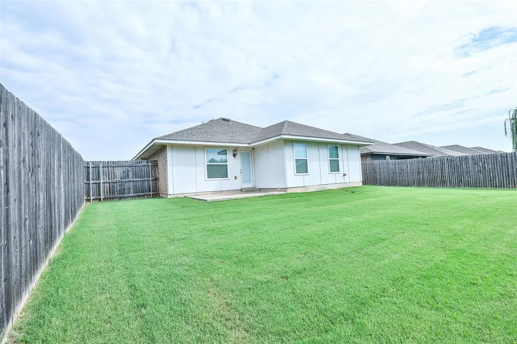 Photo 26 — 11632 SW 9th Street, Yukon, OK 73099