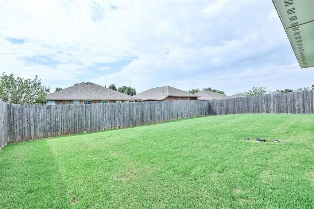 Photo 27 — 11632 SW 9th Street, Yukon, OK 73099