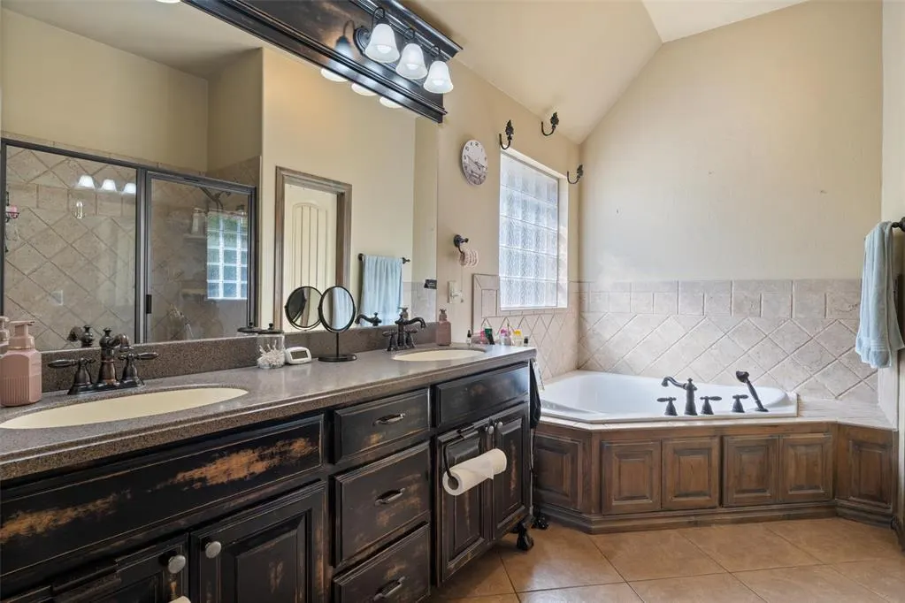 Photo 13 — 508 E Olivia Terrace, Mustang, OK 73064
