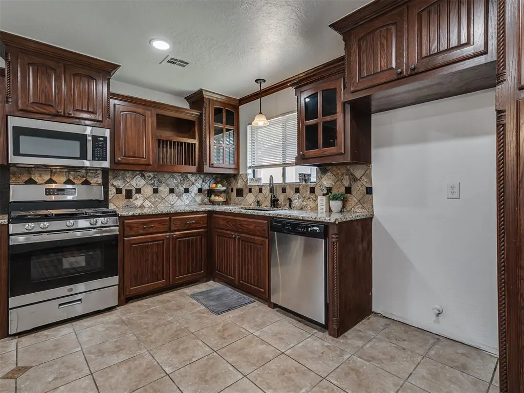 Photo 15 — 2620 NE Euclid Avenue, Lawton, OK 73507