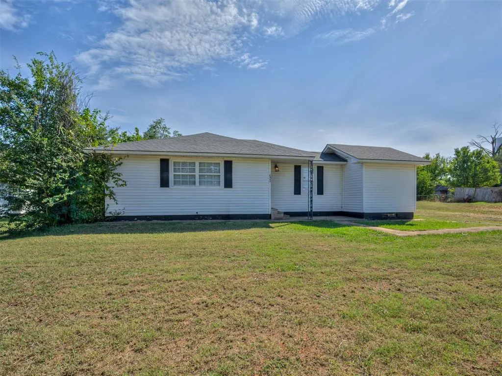 Photo 2 — 603 S 13th Street, Tecumseh, OK 74873