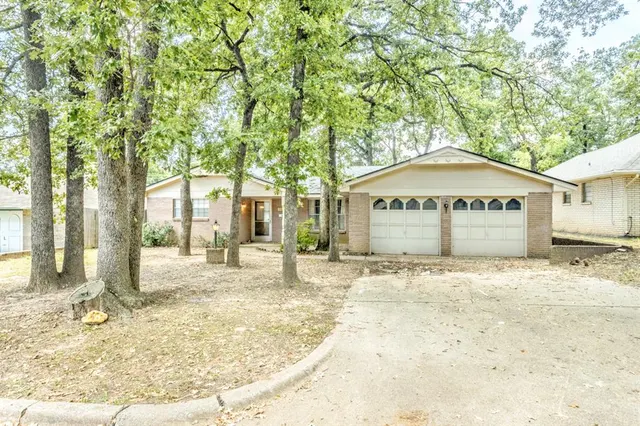 Photo 2 — 5020 NW 19th Terrace, Oklahoma City, OK 73127
