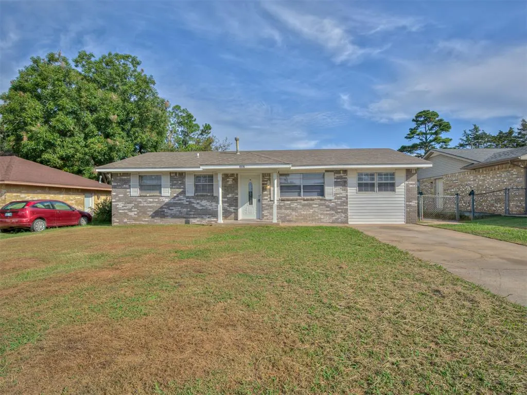 Photo 4 — 806 E Midland Street, Shawnee, OK 74804