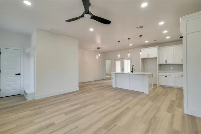 Photo 6 — 716 SE 22nd Street, Oklahoma City, OK 73129