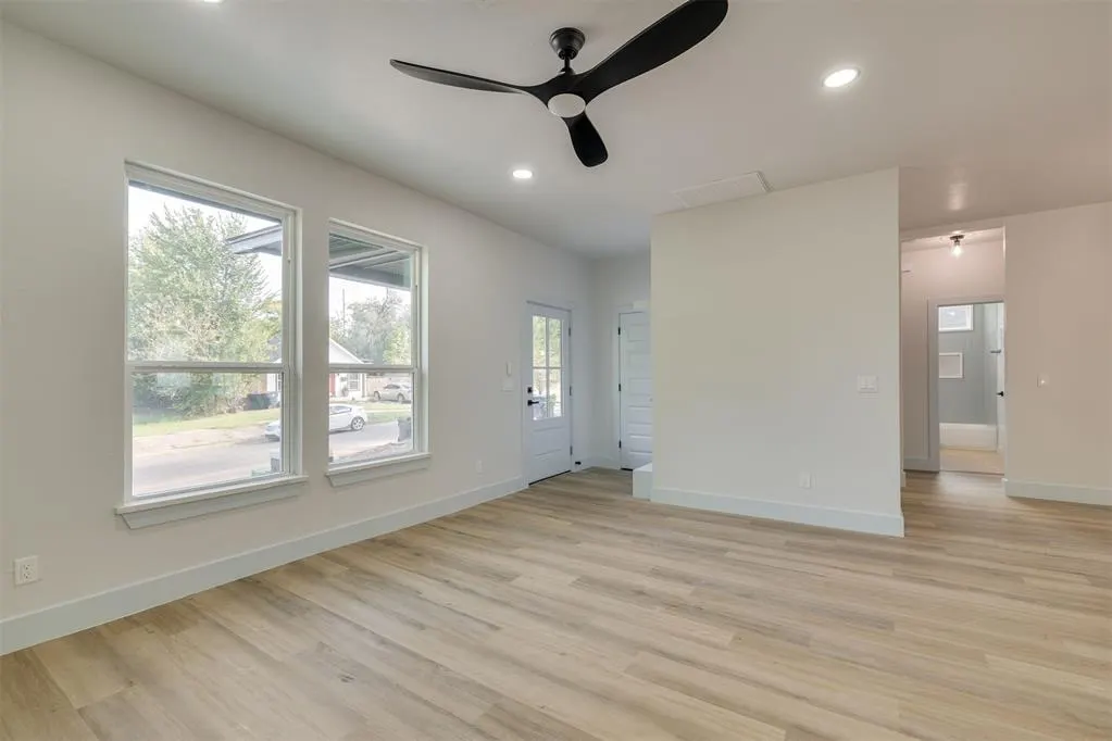 Photo 8 — 716 SE 22nd Street, Oklahoma City, OK 73129