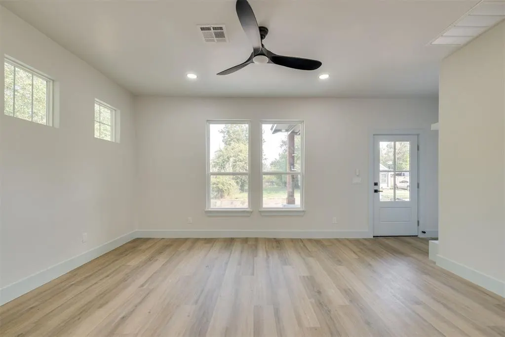 Photo 9 — 716 SE 22nd Street, Oklahoma City, OK 73129