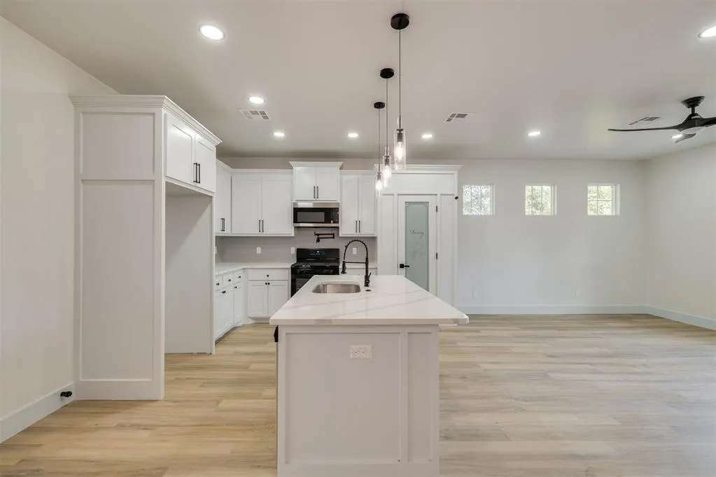 Photo 13 — 716 SE 22nd Street, Oklahoma City, OK 73129